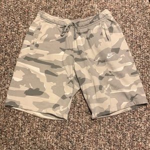 Nike desert snow camo shorts